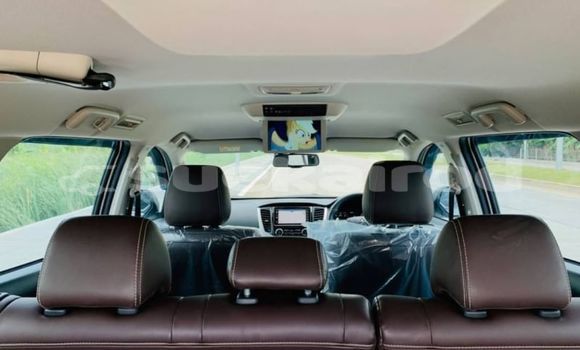 ซื้อ รถมือสอง Mitsubishi Pajero Sport ขาว รถยนต์ ใน %{เมือง} ใน กรุงเทพมหานคร ซื้อ รถมือสอง Mitsubishi Pajero Sport ขาว รถยนต์ ใน %{เมือง} ใน กรุงเทพมหานคร