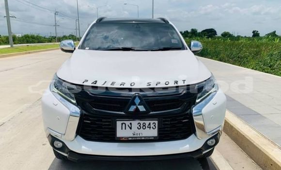 ซื้อ รถมือสอง Mitsubishi Pajero Sport ขาว รถยนต์ ใน %{เมือง} ใน กรุงเทพมหานคร ซื้อ รถมือสอง Mitsubishi Pajero Sport ขาว รถยนต์ ใน %{เมือง} ใน กรุงเทพมหานคร