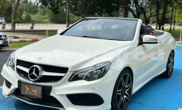 Buy Used Mercedes-Benz E-Classe White Car in Bangkok in Bangkok