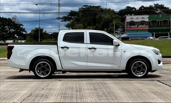 Buy Used Isuzu D-Max White Car in Nakhon Ratchasima in Nakhon Ratchasima Buy Used Isuzu D-Max White Car in Nakhon Ratchasima in Nakhon Ratchasima