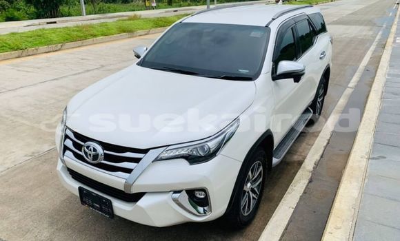 Buy Used Toyota Fortuner White Car in Bangkok in Bangkok