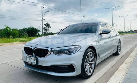 ซื้อ รถมือสอง BMW 5–Series เงิน รถยนต์ ใน %{เมือง} ใน กรุงเทพมหานคร