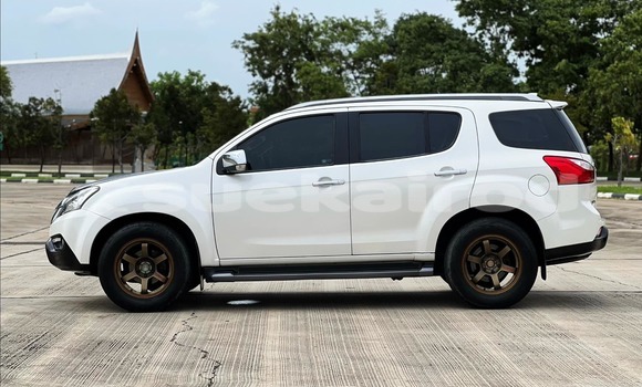 Buy Used Isuzu MU-X White Car in Nakhon Ratchasima in Nakhon Ratchasima Buy Used Isuzu MU-X White Car in Nakhon Ratchasima in Nakhon Ratchasima