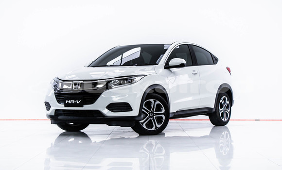 Buy Used Honda HR-V White Car in Bangkok in Bangkok Buy Used Honda HR-V White Car in Bangkok in Bangkok