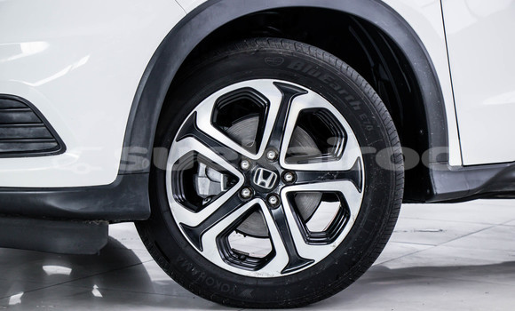 Buy Used Honda HR-V White Car in Bangkok in Bangkok Buy Used Honda HR-V White Car in Bangkok in Bangkok