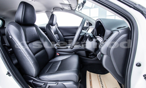 Buy Used Honda HR-V White Car in Bangkok in Bangkok Buy Used Honda HR-V White Car in Bangkok in Bangkok