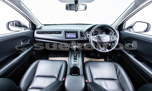 Buy Used Honda HR-V White Car in Bangkok in Bangkok Buy Used Honda HR-V White Car in Bangkok in Bangkok