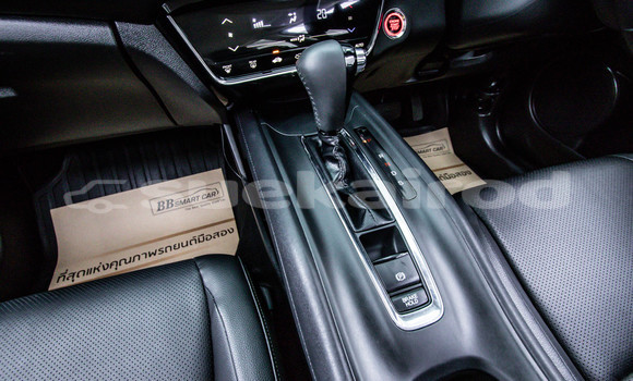 Buy Used Honda HR-V White Car in Bangkok in Bangkok Buy Used Honda HR-V White Car in Bangkok in Bangkok