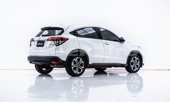 Buy Used Honda HR-V White Car in Bangkok in Bangkok Buy Used Honda HR-V White Car in Bangkok in Bangkok