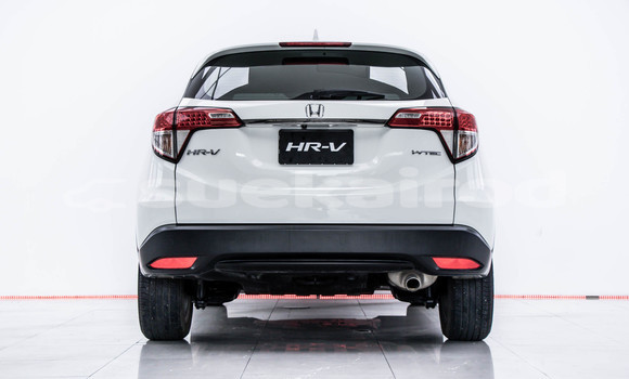 Buy Used Honda HR-V White Car in Bangkok in Bangkok Buy Used Honda HR-V White Car in Bangkok in Bangkok