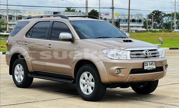 Buy Used Toyota Fortuner Brown Car in Nakhon Ratchasima in Nakhon Ratchasima Buy Used Toyota Fortuner Brown Car in Nakhon Ratchasima in Nakhon Ratchasima