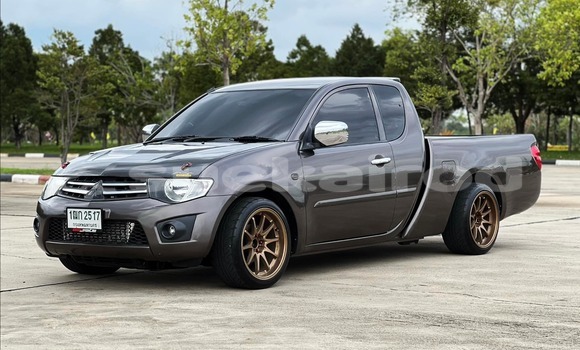 ซื้อ รถมือสอง Mitsubishi Triton สีดำ รถยนต์ ใน %{เมือง} ใน นครราชสีมา