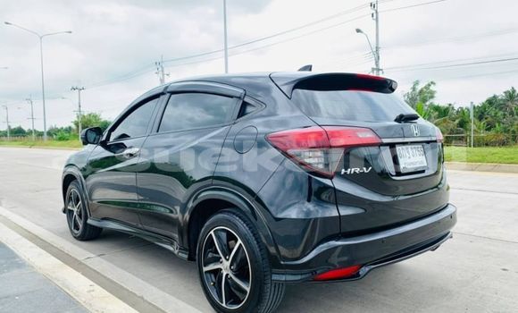 ซื้อ รถมือสอง Honda HR-V สีดำ รถยนต์ ใน %{เมือง} ใน กรุงเทพมหานคร ซื้อ รถมือสอง Honda HR-V สีดำ รถยนต์ ใน %{เมือง} ใน กรุงเทพมหานคร