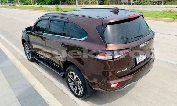 ซื้อ รถมือสอง Isuzu MU-X สีน้ำตาล รถยนต์ ใน %{เมือง} ใน กรุงเทพมหานคร ซื้อ รถมือสอง Isuzu MU-X สีน้ำตาล รถยนต์ ใน %{เมือง} ใน กรุงเทพมหานคร