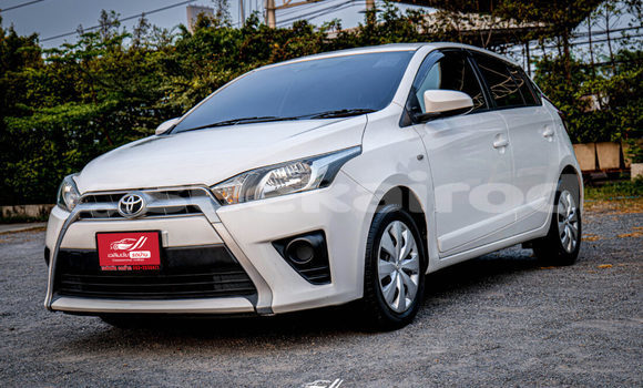 ซื้อ รถมือสอง Toyota Yaris ขาว รถยนต์ ใน %{เมือง} ใน สระบุรี