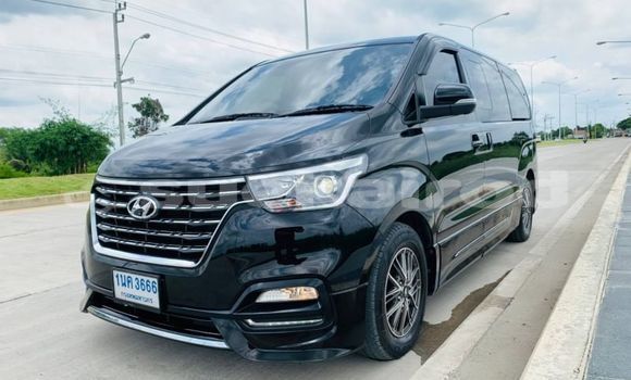 ซื้อ รถมือสอง Hyundai H1 สีดำ รถยนต์ ใน %{เมือง} ใน กรุงเทพมหานคร