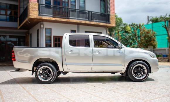 Buy Used Toyota Vigo Silver Car in Nakhon Ratchasima in Nakhon Ratchasima Buy Used Toyota Vigo Silver Car in Nakhon Ratchasima in Nakhon Ratchasima