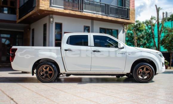Buy Used Isuzu D-Max White Car in Nakhon Ratchasima in Nakhon Ratchasima Buy Used Isuzu D-Max White Car in Nakhon Ratchasima in Nakhon Ratchasima