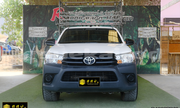 Buy Used Toyota Hiluxe VIGO White Car in Saraburi in Saraburi Buy Used Toyota Hiluxe VIGO White Car in Saraburi in Saraburi