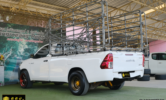 Buy Used Toyota Hiluxe VIGO White Car in Saraburi in Saraburi Buy Used Toyota Hiluxe VIGO White Car in Saraburi in Saraburi