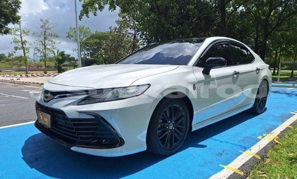 ซื้อ รถมือสอง Toyota Camry ขาว รถยนต์ ใน %{เมือง} ใน กรุงเทพมหานคร
