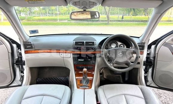 ซื้อ รถมือสอง Mercedes-Benz E200 อื่น ๆ รถยนต์ ใน %{เมือง} ใน กรุงเทพมหานคร ซื้อ รถมือสอง Mercedes-Benz E200 อื่น ๆ รถยนต์ ใน %{เมือง} ใน กรุงเทพมหานคร