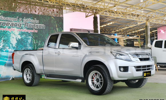 Buy Used Isuzu D-Max Silver Car in Saraburi in Saraburi Buy Used Isuzu D-Max Silver Car in Saraburi in Saraburi