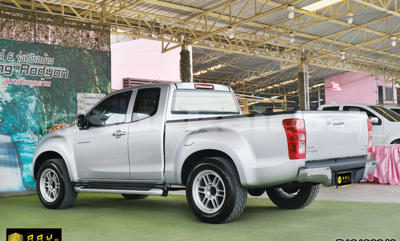 Buy Used Isuzu D-Max Silver Car in Saraburi in Saraburi Buy Used Isuzu D-Max Silver Car in Saraburi in Saraburi