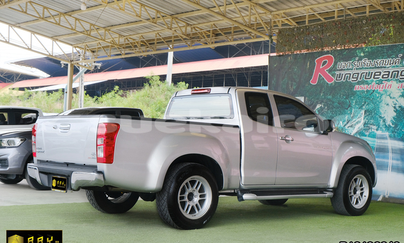 Buy Used Isuzu D-Max Silver Car in Saraburi in Saraburi Buy Used Isuzu D-Max Silver Car in Saraburi in Saraburi