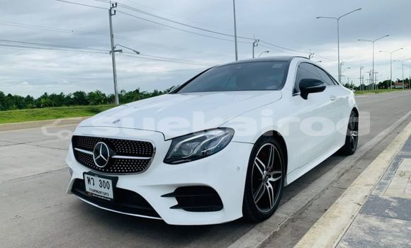 ซื้อ รถมือสอง Mercedes-Benz E-Classe ขาว รถยนต์ ใน %{เมือง} ใน กรุงเทพมหานคร