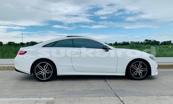 ซื้อ รถมือสอง Mercedes-Benz E-Classe ขาว รถยนต์ ใน %{เมือง} ใน กรุงเทพมหานคร ซื้อ รถมือสอง Mercedes-Benz E-Classe ขาว รถยนต์ ใน %{เมือง} ใน กรุงเทพมหานคร