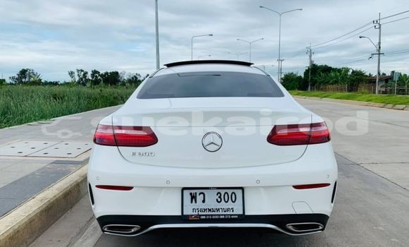 ซื้อ รถมือสอง Mercedes-Benz E-Classe ขาว รถยนต์ ใน %{เมือง} ใน กรุงเทพมหานคร ซื้อ รถมือสอง Mercedes-Benz E-Classe ขาว รถยนต์ ใน %{เมือง} ใน กรุงเทพมหานคร
