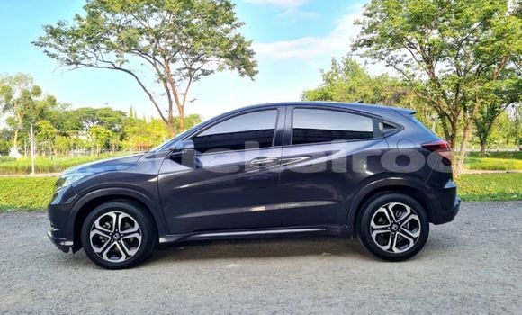 ซื้อ รถมือสอง Honda HR–V สีดำ รถยนต์ ใน %{เมือง} ใน กรุงเทพมหานคร ซื้อ รถมือสอง Honda HR–V สีดำ รถยนต์ ใน %{เมือง} ใน กรุงเทพมหานคร