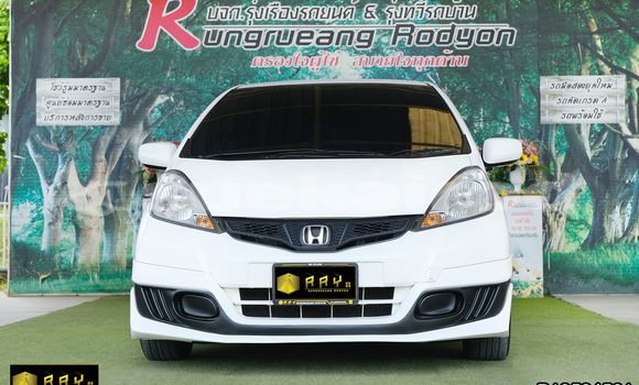 Buy Used Honda Jazz White Car in Saraburi in Saraburi Buy Used Honda Jazz White Car in Saraburi in Saraburi