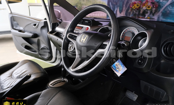 Buy Used Honda Jazz White Car in Saraburi in Saraburi Buy Used Honda Jazz White Car in Saraburi in Saraburi