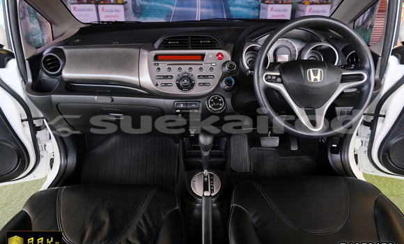Buy Used Honda Jazz White Car in Saraburi in Saraburi Buy Used Honda Jazz White Car in Saraburi in Saraburi