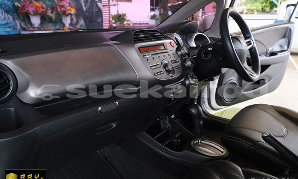 Buy Used Honda Jazz White Car in Saraburi in Saraburi Buy Used Honda Jazz White Car in Saraburi in Saraburi