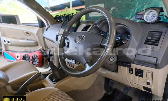 Buy Used Toyota Hiluxe VIGO White Car in Saraburi in Saraburi Buy Used Toyota Hiluxe VIGO White Car in Saraburi in Saraburi