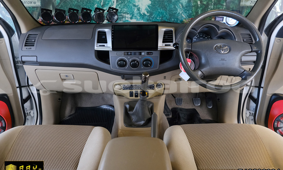 Buy Used Toyota Hiluxe VIGO White Car in Saraburi in Saraburi Buy Used Toyota Hiluxe VIGO White Car in Saraburi in Saraburi