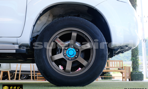 Buy Used Toyota Hiluxe VIGO White Car in Saraburi in Saraburi Buy Used Toyota Hiluxe VIGO White Car in Saraburi in Saraburi