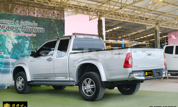 Buy Used Isuzu D-Max Silver Car in Saraburi in Saraburi Buy Used Isuzu D-Max Silver Car in Saraburi in Saraburi