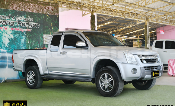 Buy Used Isuzu D-Max Silver Car in Saraburi in Saraburi Buy Used Isuzu D-Max Silver Car in Saraburi in Saraburi