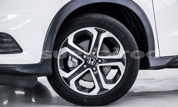 Buy Used Honda HR-V White Car in Bangkok in Bangkok Buy Used Honda HR-V White Car in Bangkok in Bangkok