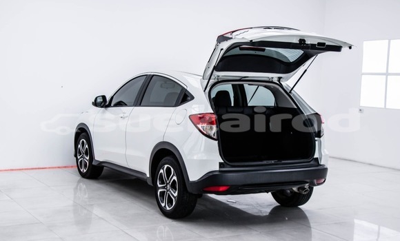 Buy Used Honda HR-V White Car in Bangkok in Bangkok Buy Used Honda HR-V White Car in Bangkok in Bangkok