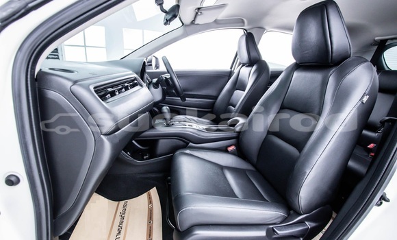 Buy Used Honda HR-V White Car in Bangkok in Bangkok Buy Used Honda HR-V White Car in Bangkok in Bangkok