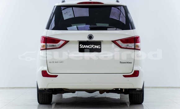 Buy Used SsangYong Stavic White Car in Bangkok in Bangkok Buy Used SsangYong Stavic White Car in Bangkok in Bangkok
