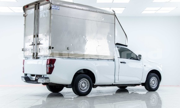 Buy Used Isuzu D–MAX White Car in Bangkok in Bangkok Buy Used Isuzu D–MAX White Car in Bangkok in Bangkok