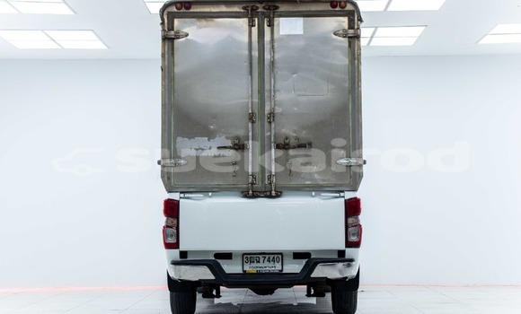 Buy Used Isuzu D–MAX White Car in Bangkok in Bangkok Buy Used Isuzu D–MAX White Car in Bangkok in Bangkok