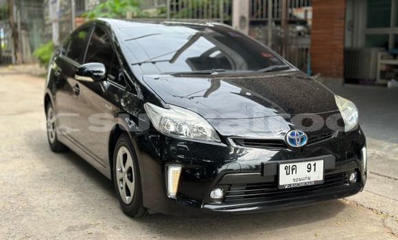 ซื้อ รถมือสอง Toyota Prius สีดำ รถยนต์ ใน %{เมือง} ใน กรุงเทพมหานคร