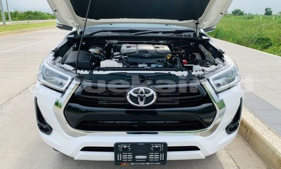 Buy Used Toyota Hiluxe Revo White Car in Bangkok in Bangkok Buy Used Toyota Hiluxe Revo White Car in Bangkok in Bangkok